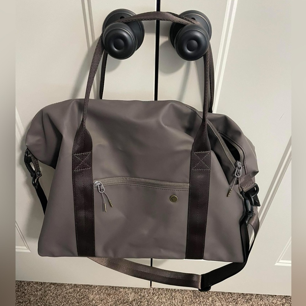 Zyia duffel/tote, French roast color, only used a couple of times, ex. condition